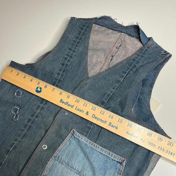 Vtg 70s Denim Workwear Vest Western Chorewear Snap Button Distressed Patched - Picture 4 of 8